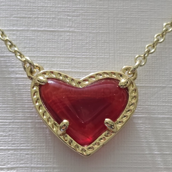 Kendra Scott Ari Heart Pendant Necklace - Picture 3 of 4